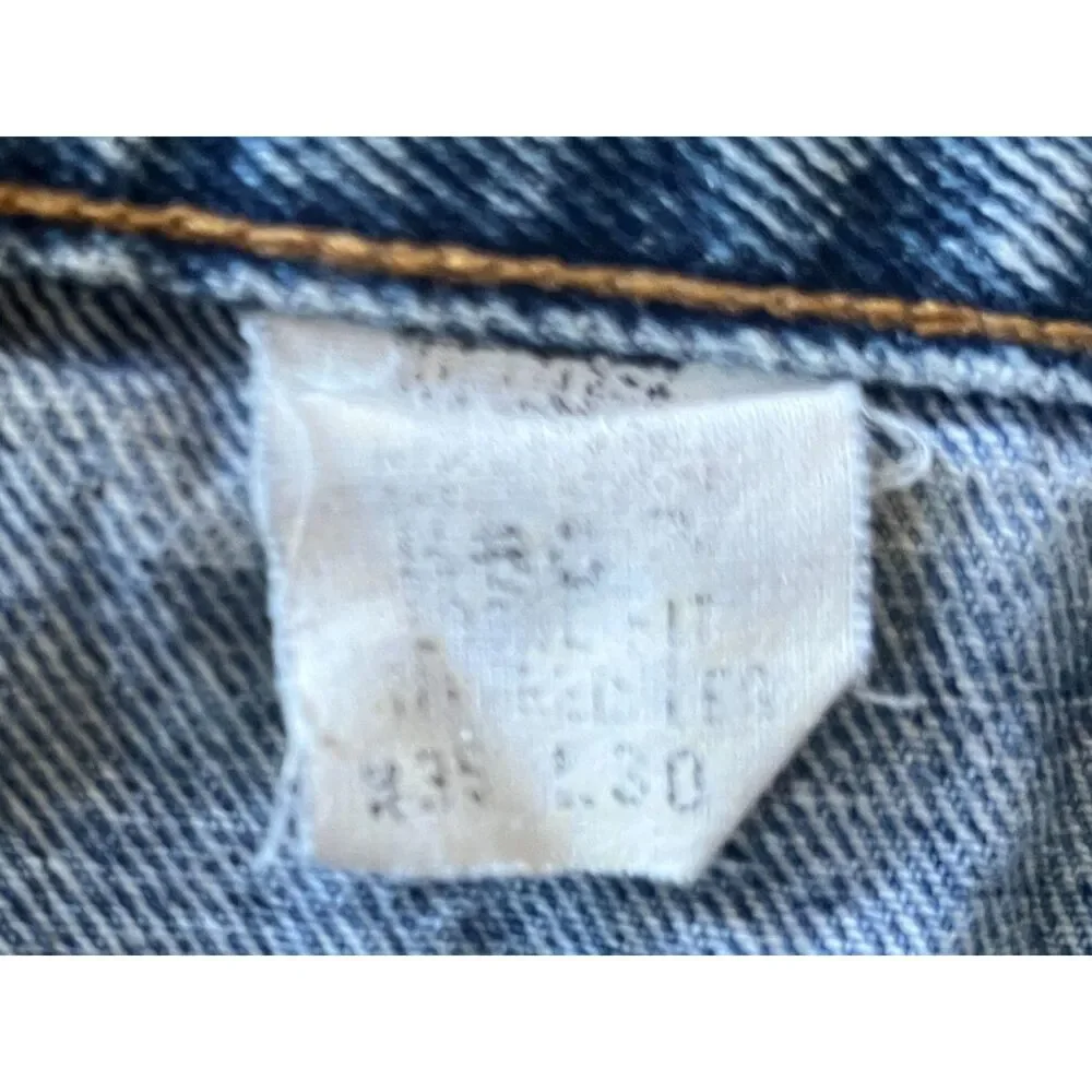 Vintage  Levi's 560 Classic Blue Denim Jeans Pants Trousers  Mens Size 36 x 30
